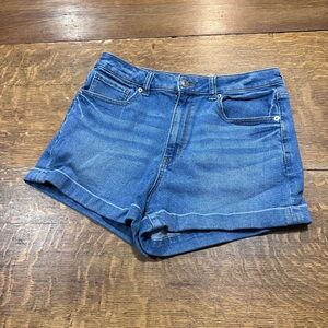 American Eagle mom short Light Blue Denim Shorts sz 8. U